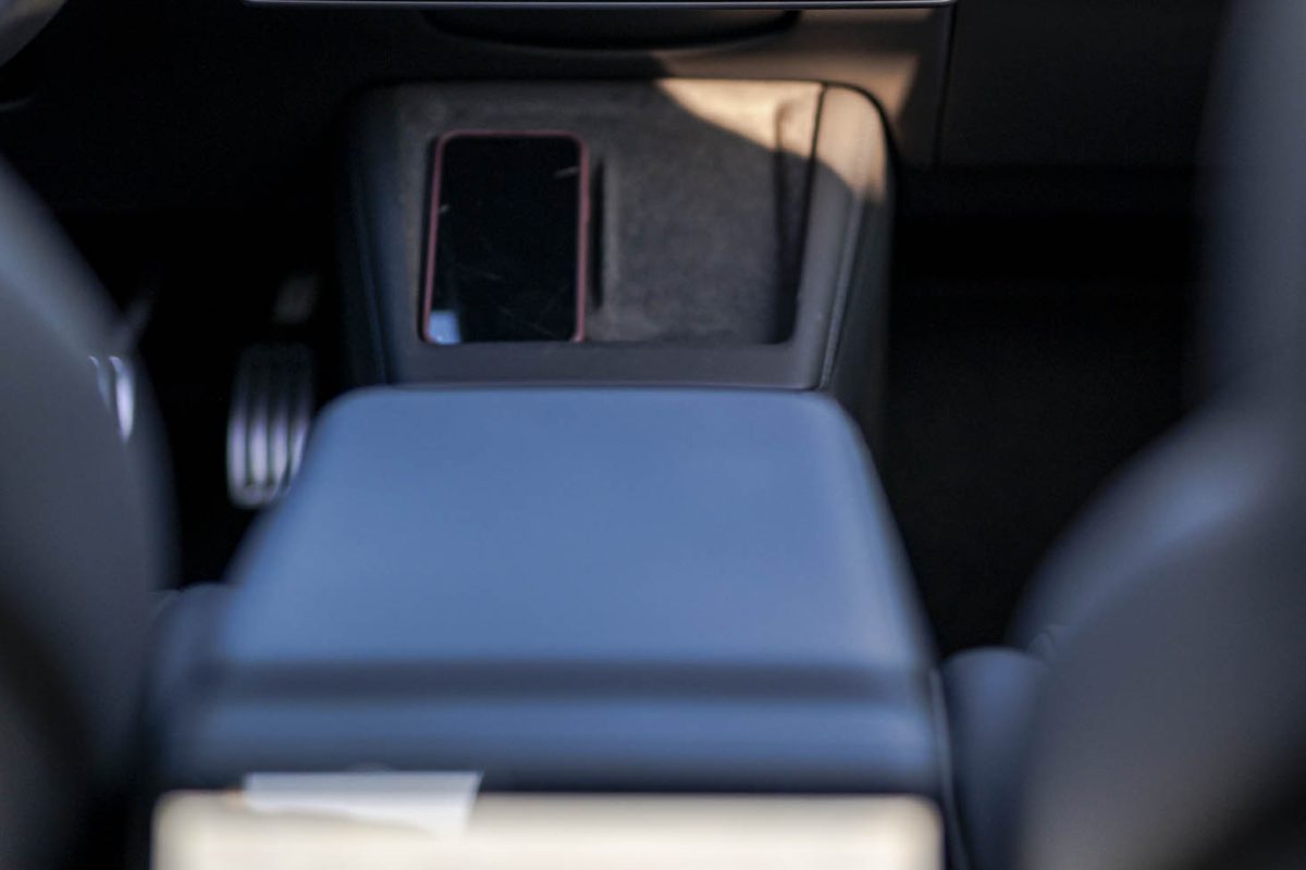 Tesla 3 Performance-czarne wnetrze 30