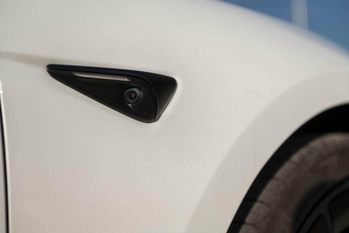 Tesla 3 Performance-czarne wnetrze 8
