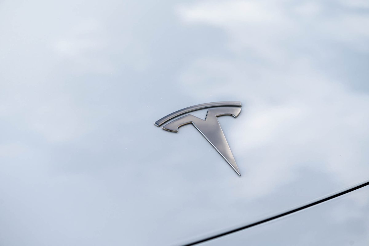 Tesla 3 Performance-czarne wnetrze 9